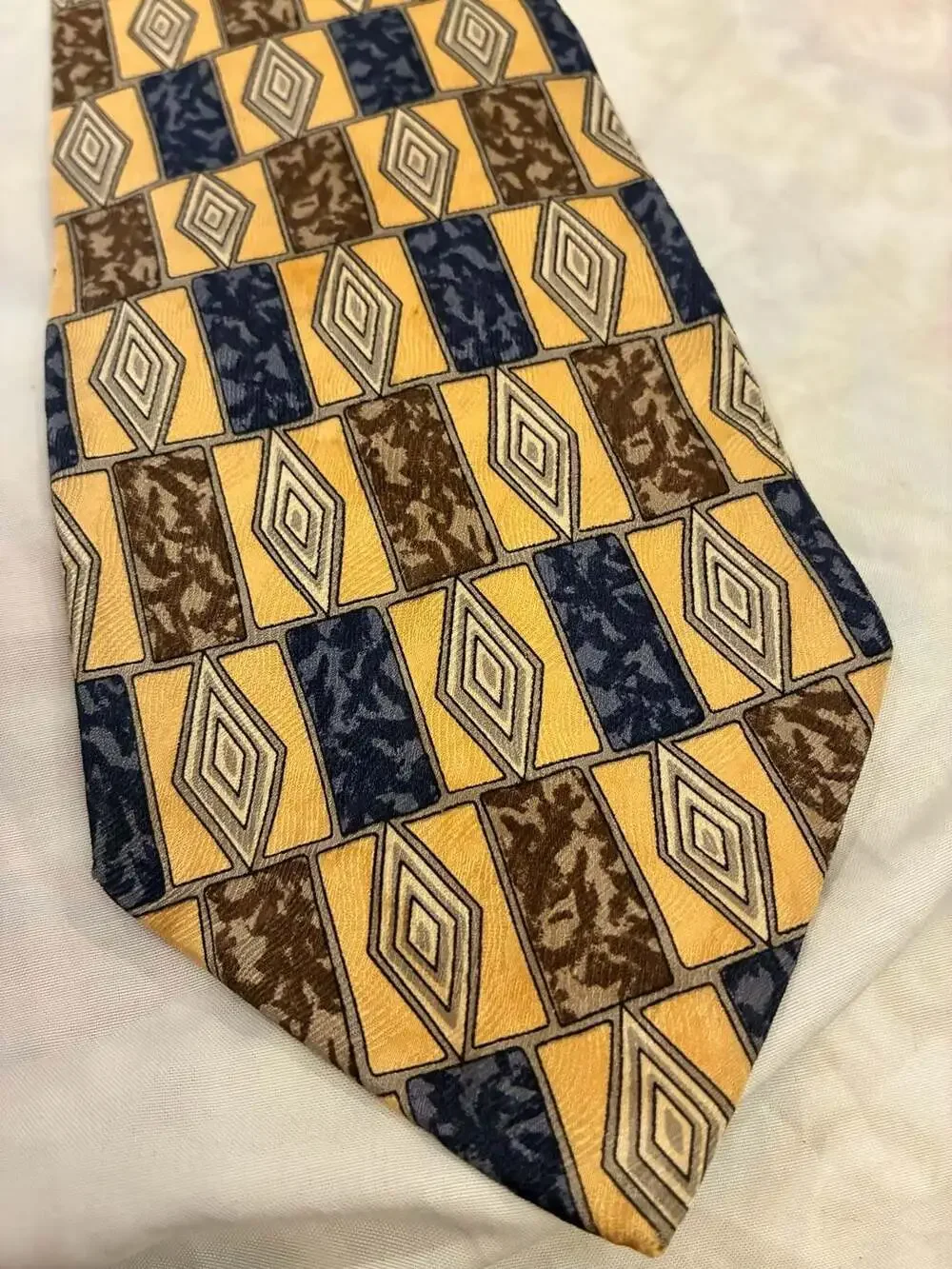 Domani Uomo Vintage 100% Silk Geometric Diamond Pattern Necktie Yellow Blue Brow